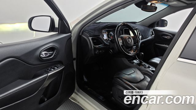 Jeep Cherokee 2019 — photo 13