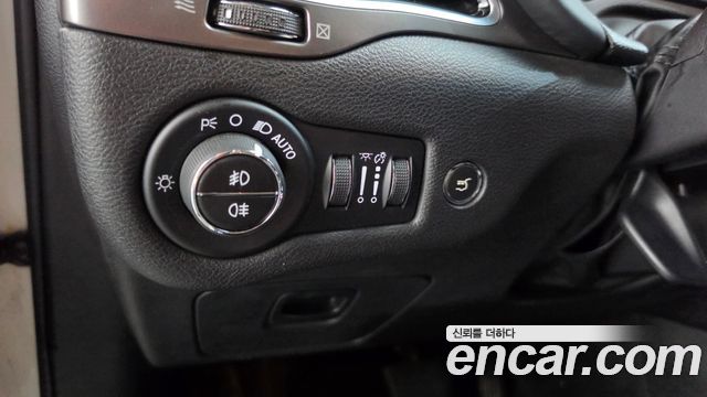 Jeep Cherokee 2019 — photo 26