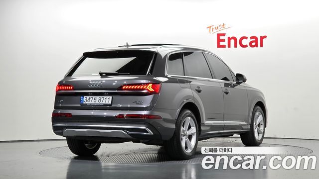 Audi Q7 2022 — photo 2
