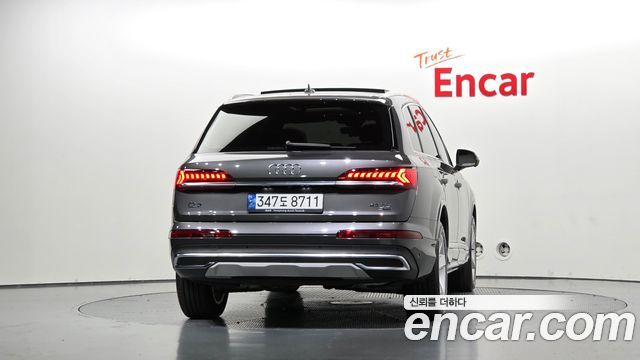 Audi Q7 2022 — photo 4