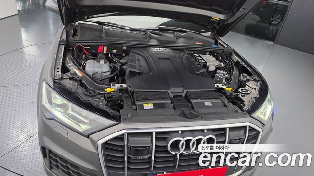 Audi Q7 2022 — photo 6