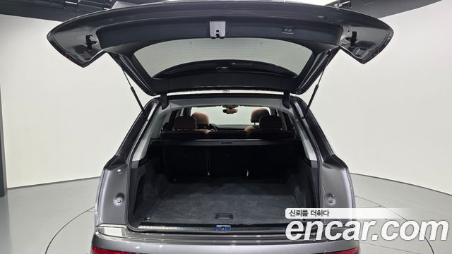 Audi Q7 2022 — photo 26