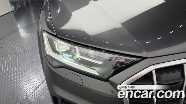 Audi Q7 2022 — photo 8