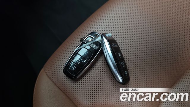 Audi Q7 2022 — photo 31