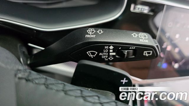 Audi Q7 2022 — photo 34