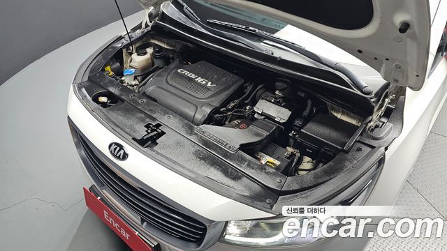 Kia Canival 2015 — photo 6