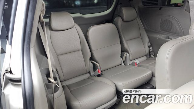 Kia Canival 2015 — photo 13