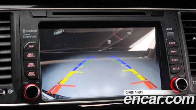 Kia Canival 2015 — photo 16