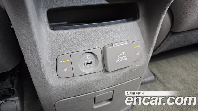 Kia Canival 2015 — photo 19