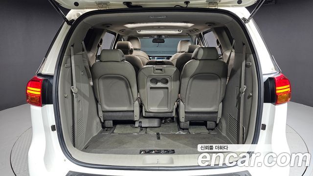 Kia Canival 2015 — photo 20