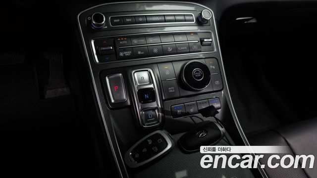 Hyundai Santafe 2022 — photo 12