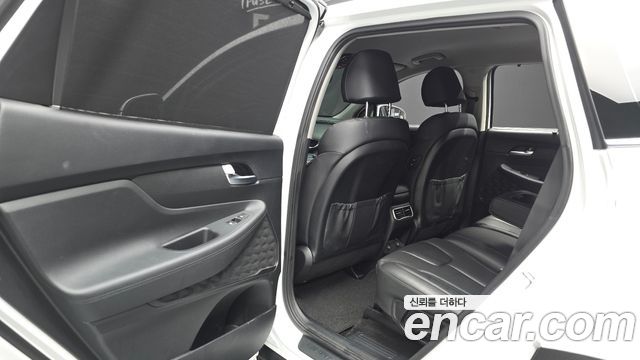 Hyundai Santafe 2022 — photo 16