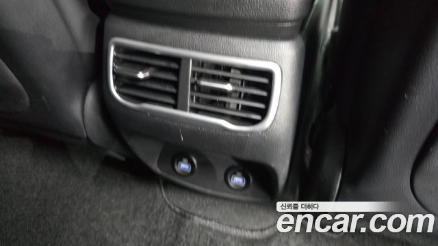 Hyundai Santafe 2022 — photo 31