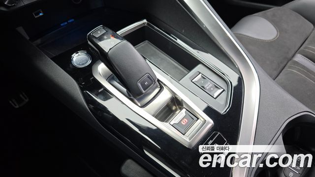Peugeot 5008 2021 — photo 9