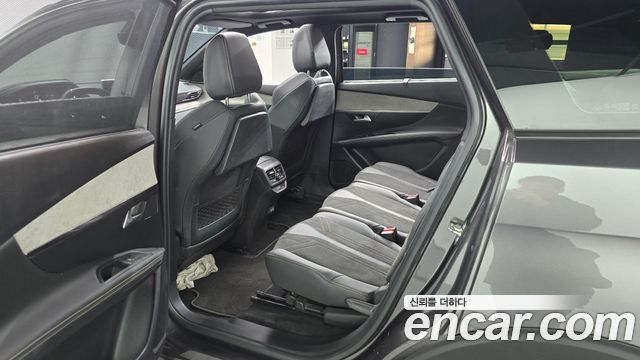 Peugeot 5008 2021 — photo 11