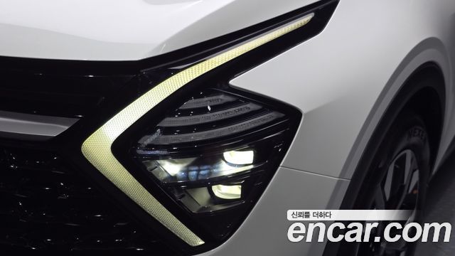 Kia Sportage 2022 — photo 8
