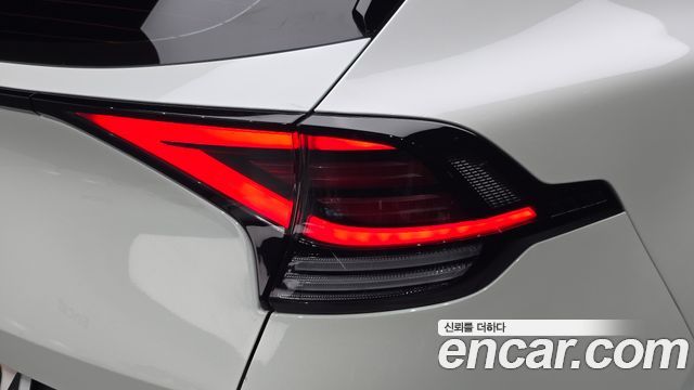 Kia Sportage 2022 — photo 9