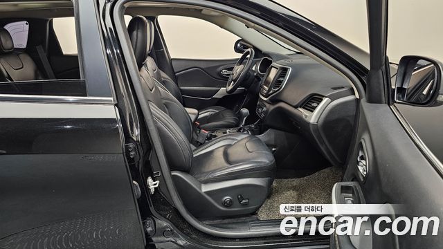 Jeep Cherokee 2017 — photo 11