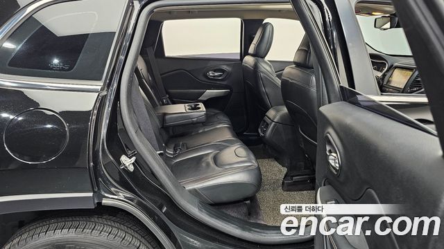 Jeep Cherokee 2017 — photo 12
