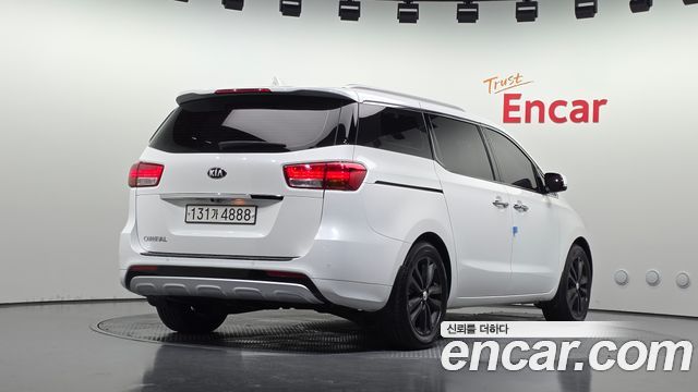 Kia Canival 2018 — photo 2