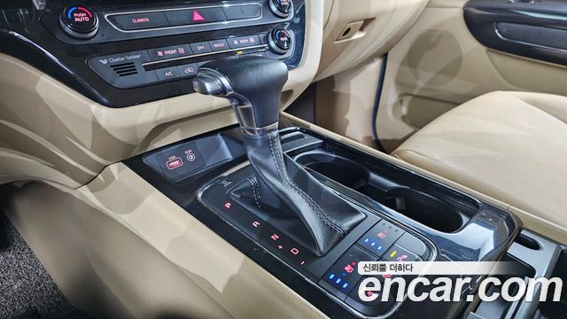 Kia Canival 2018 — photo 9