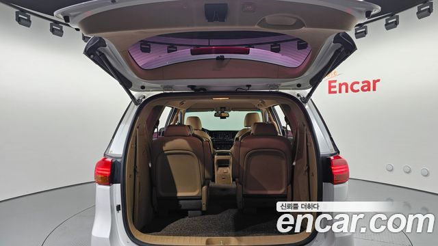 Kia Canival 2018 — photo 20