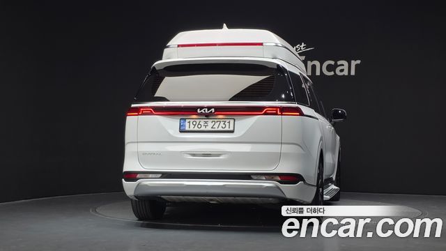Kia Canival 2023 — photo 4