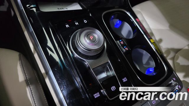 Kia Canival 2023 — photo 9