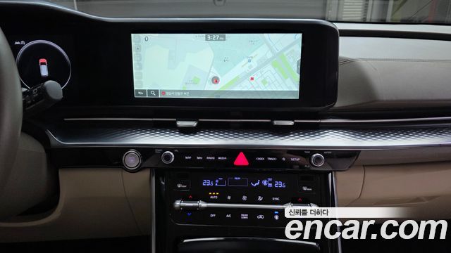 Kia Canival 2023 — photo 17