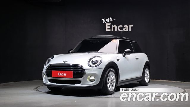 Mini Cooper 2019 — photo 1