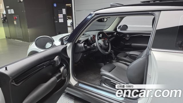 Mini Cooper 2019 — photo 13