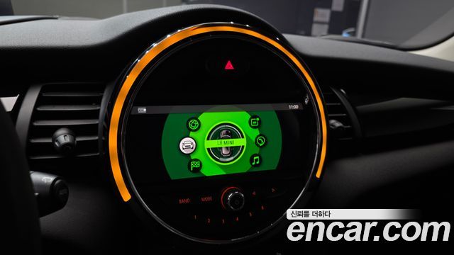 Mini Cooper 2019 — photo 21