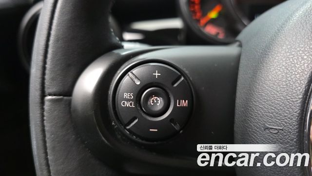Mini Cooper 2019 — photo 24