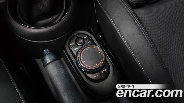 Mini Cooper 2019 — photo 26