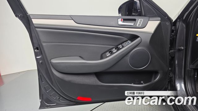 Kia K7 2016 — photo 14