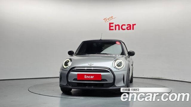 Mini Cooper Convertible 2024 — photo 3