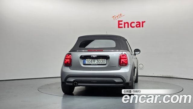 Mini Cooper Convertible 2024 — photo 4