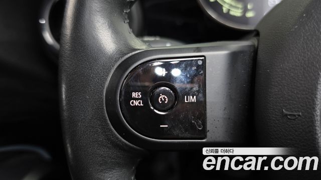 Mini Cooper Convertible 2024 — photo 22