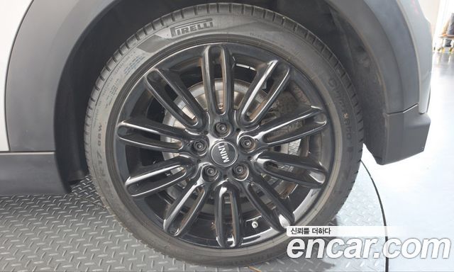 Mini Cooper Convertible 2024 — photo 7