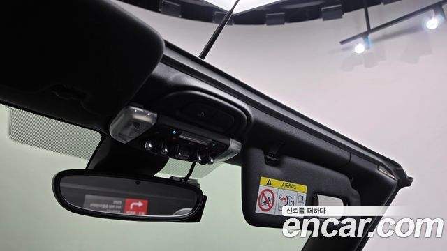 Mini Cooper Convertible 2024 — photo 28