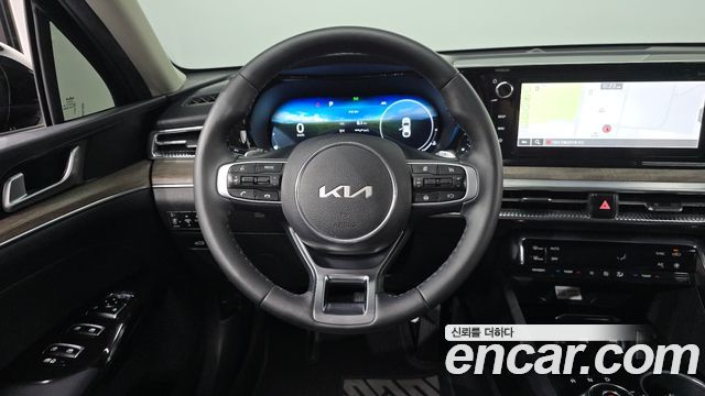Kia K5 2023 — photo 19