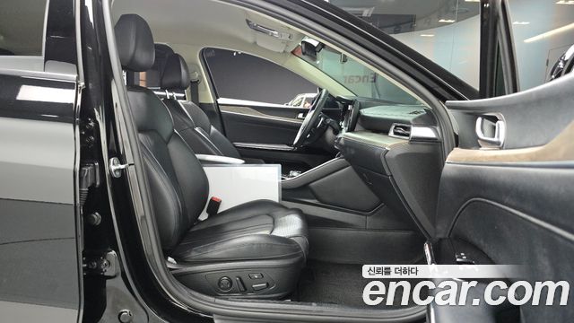 Kia K5 2023 — photo 16