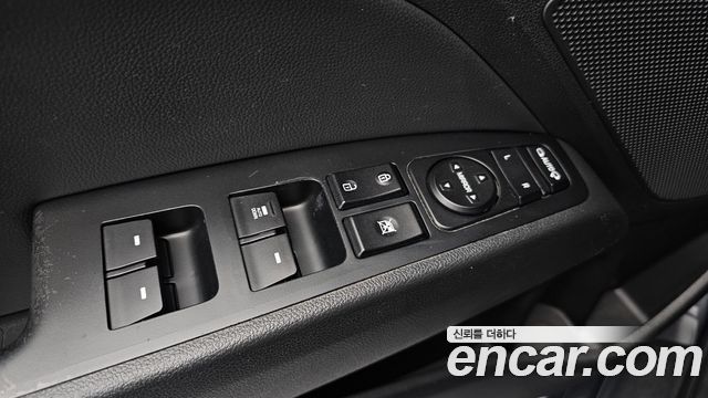 Hyundai AVANTE 2017 — photo 12
