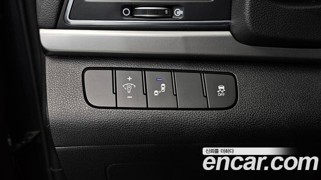 Hyundai AVANTE 2017 — photo 13