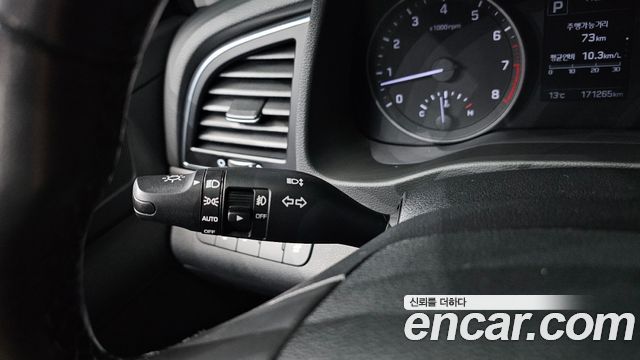 Hyundai AVANTE 2017 — photo 14