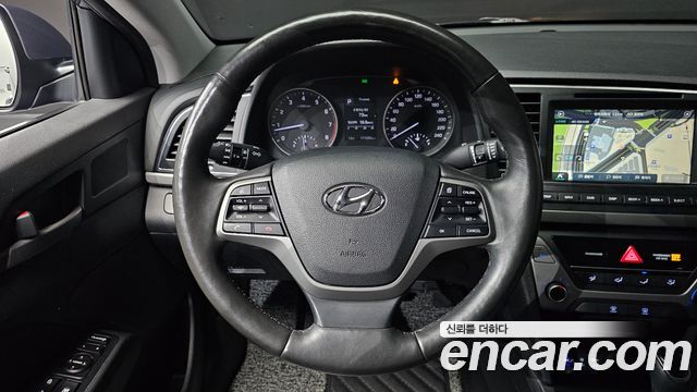 Hyundai AVANTE 2017 — photo 15
