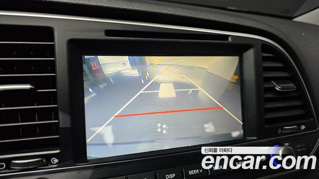 Hyundai AVANTE 2017 — photo 17