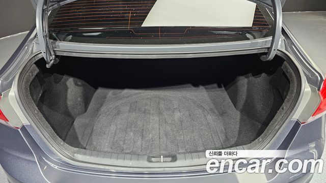 Hyundai AVANTE 2017 — photo 20