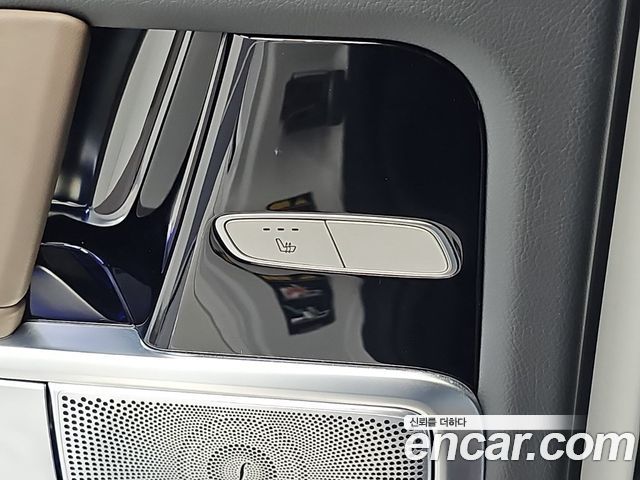 Mercedes-Benz G-Class 2026 — photo 12