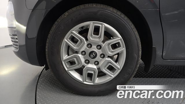 Hyundai Staria 2025 — photo 5